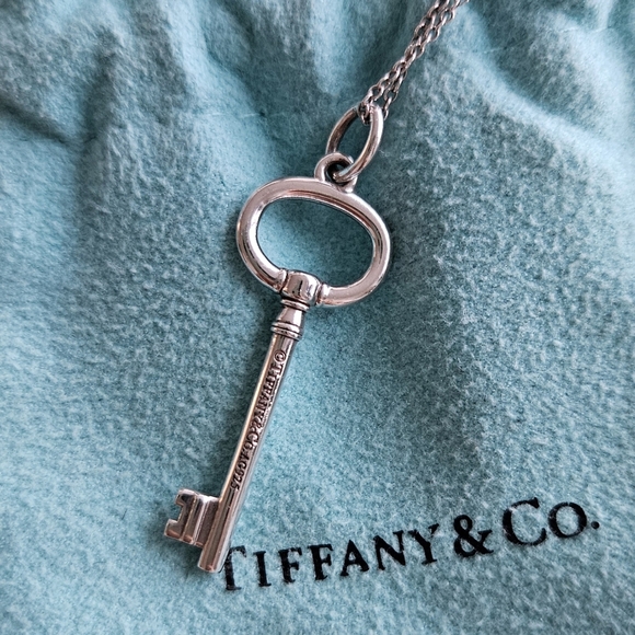 Tiffany & Co silver key necklace - Picture 3 of 5
